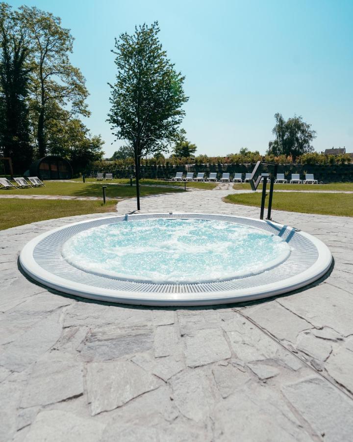 Domaine Des Thermes Awans Bagian luar foto