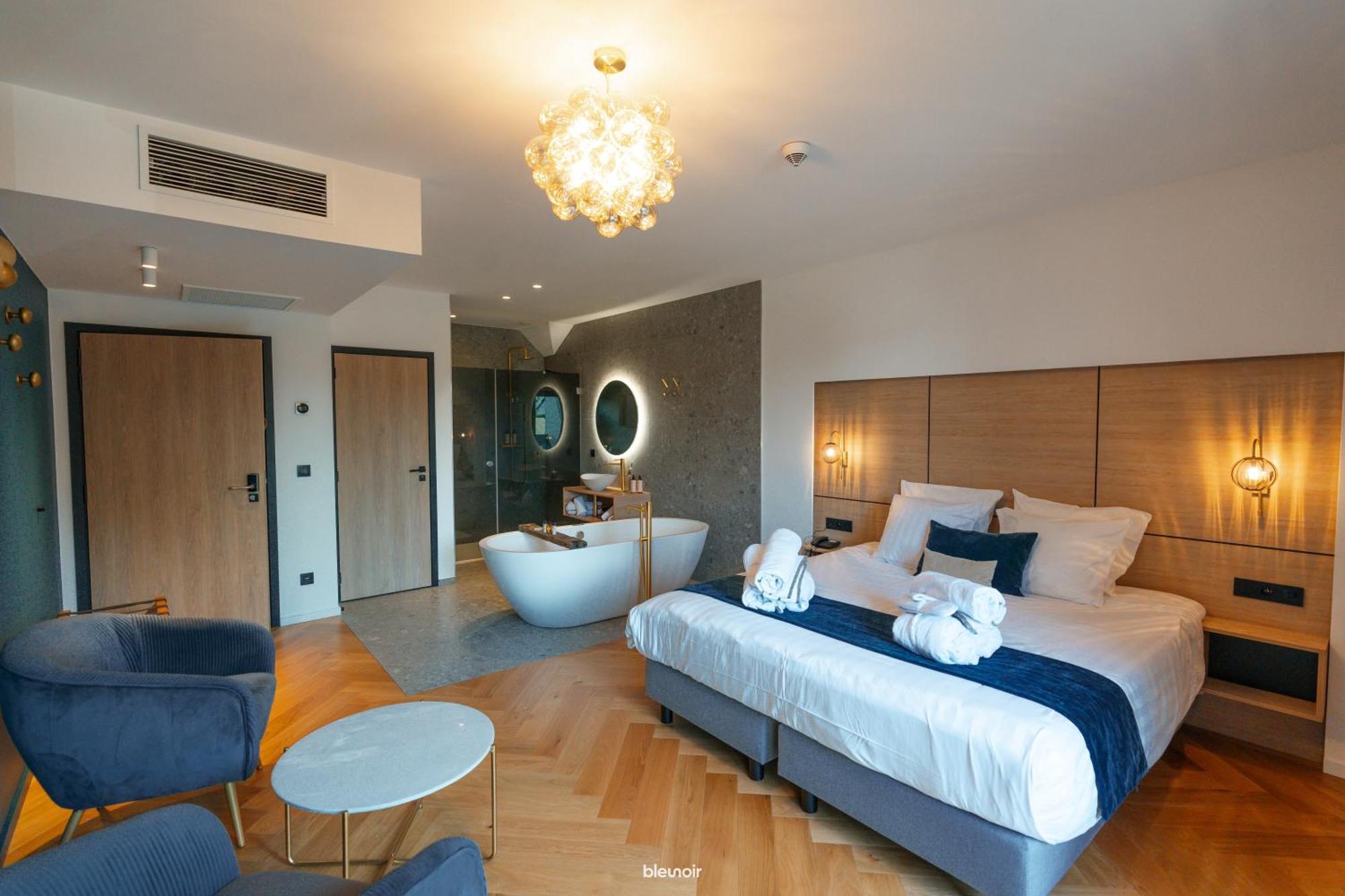 Domaine Des Thermes Awans Bagian luar foto